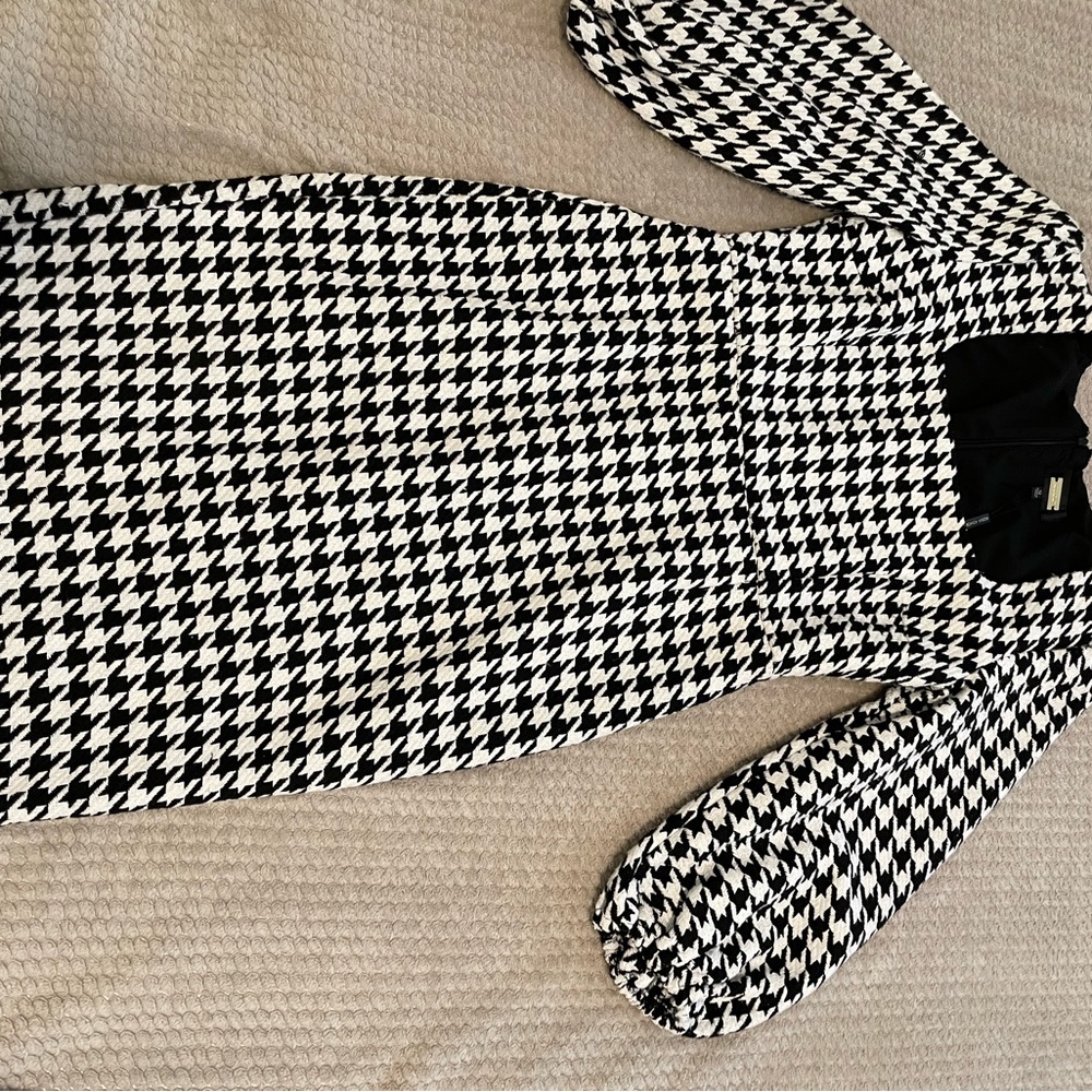 Alexia admor dress